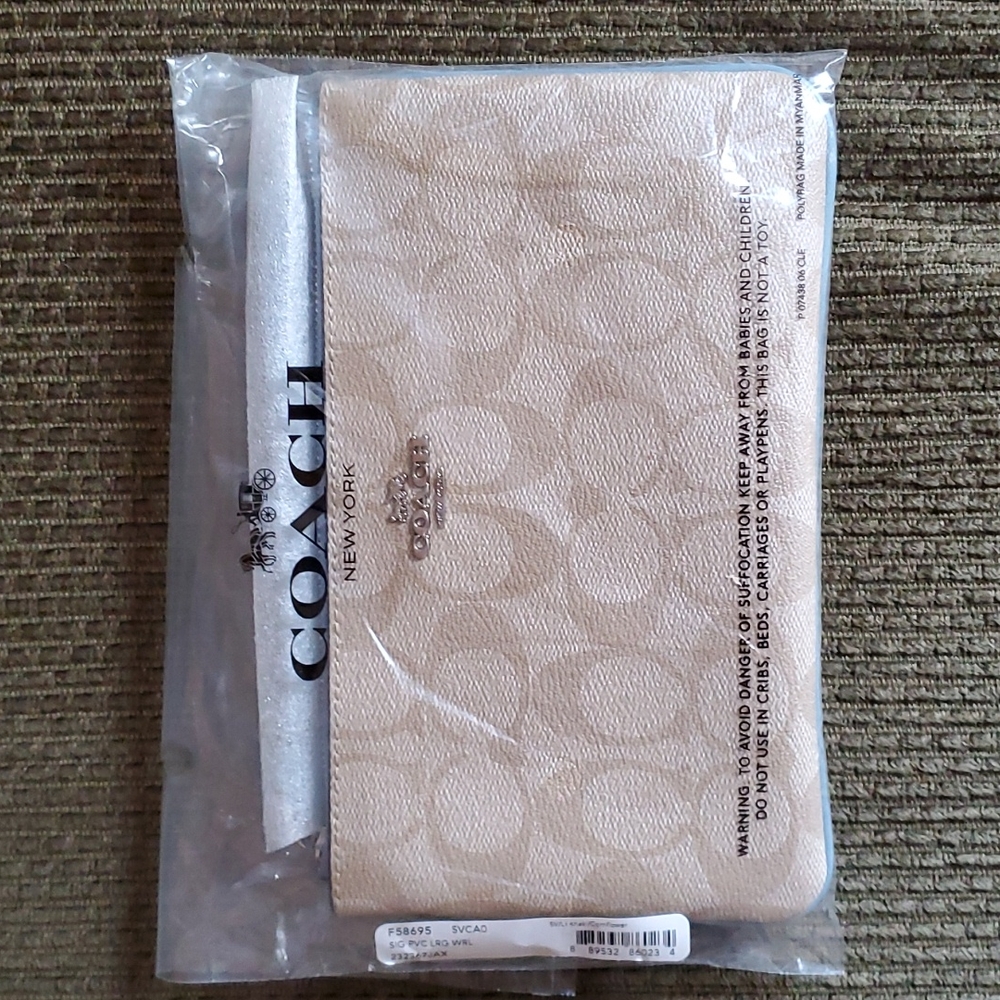 Coach Wristlet, Large
